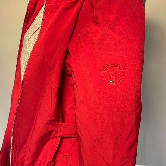 Tommy Hilfiger 33” With Fleece Hoodie Red NEW - Picture 4 of 5